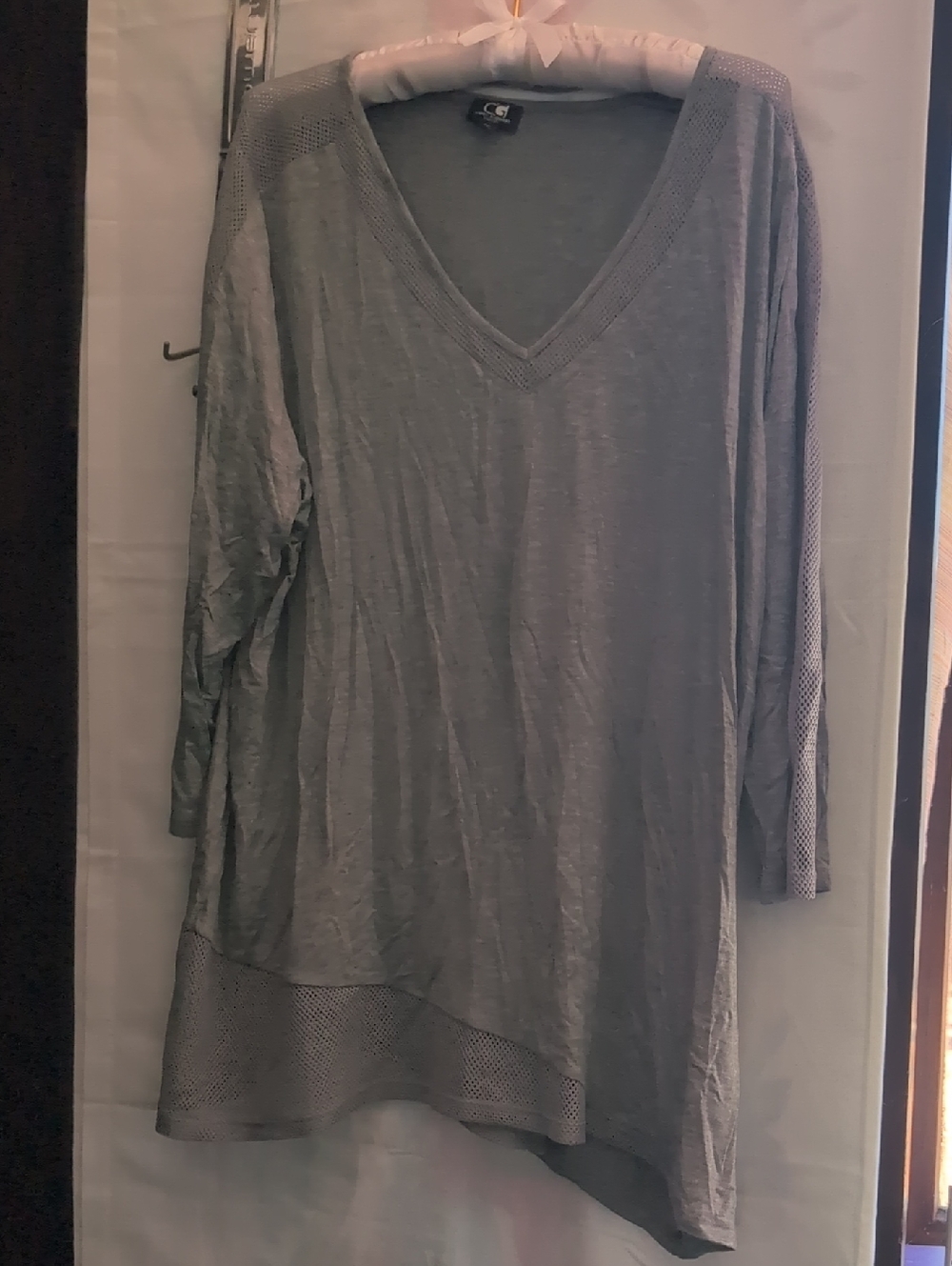 Cable & Gauge Gray V-Neck Long Sleeve Tunic